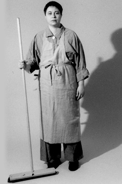Karen Bernard in "Work", photo by Carolina Kroon